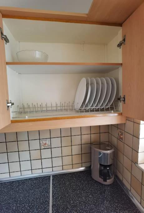 Comfy Apartment With Low Ceiling Attic Ateny Zewnętrze zdjęcie